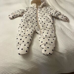 Old navy brand new  Cream Heart-Print Kids Footie snow suit